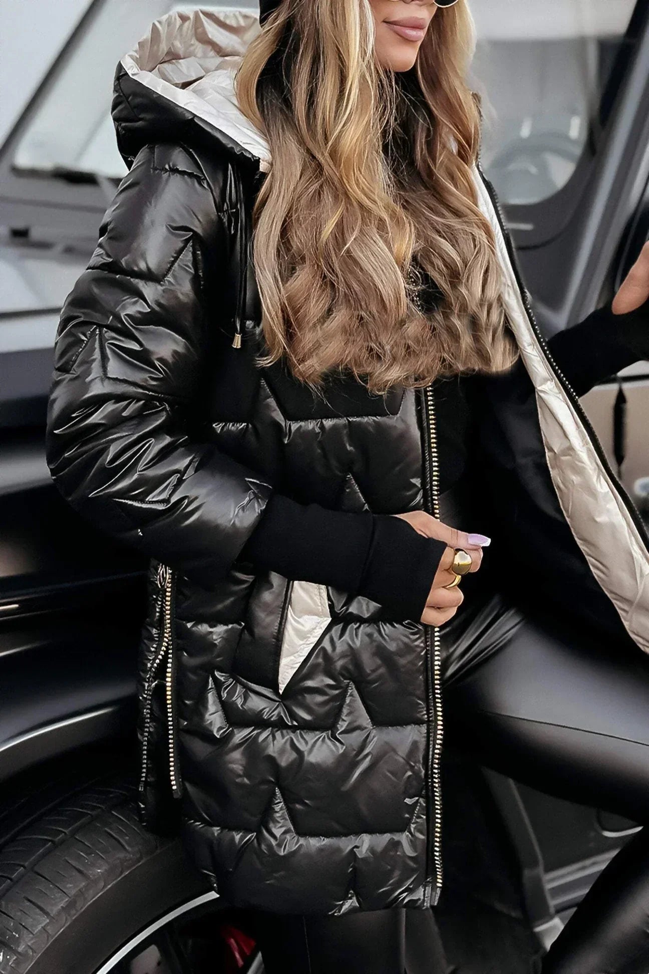 Zéphirine | Lange und warme Steppjacke mit umschlagbarer Kapuze